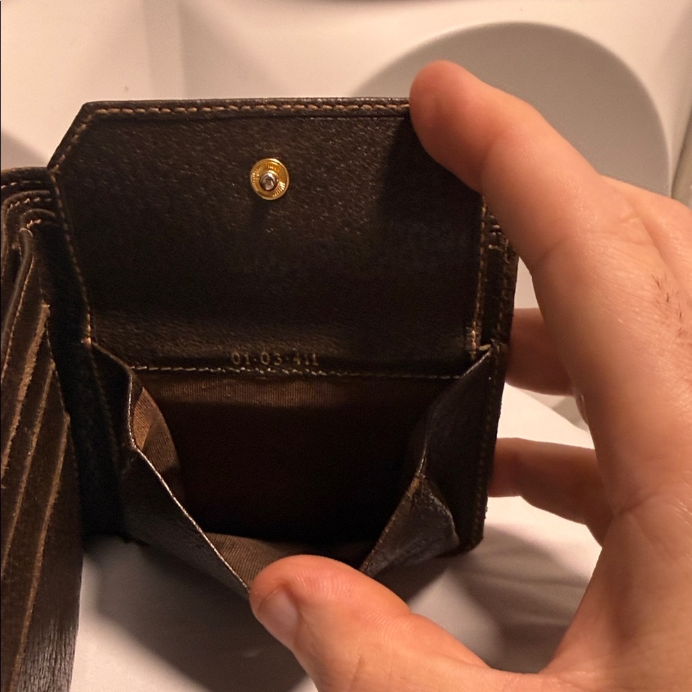 Gucci Beige and Brown Signature Canvas Bi-Fold Wallet - Picture 3 of 6